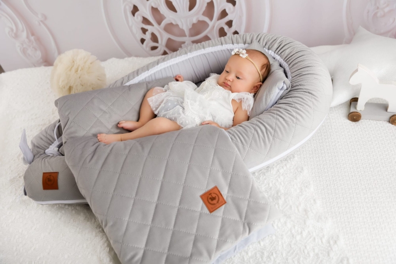 Koc z poduszką szary velvet soft